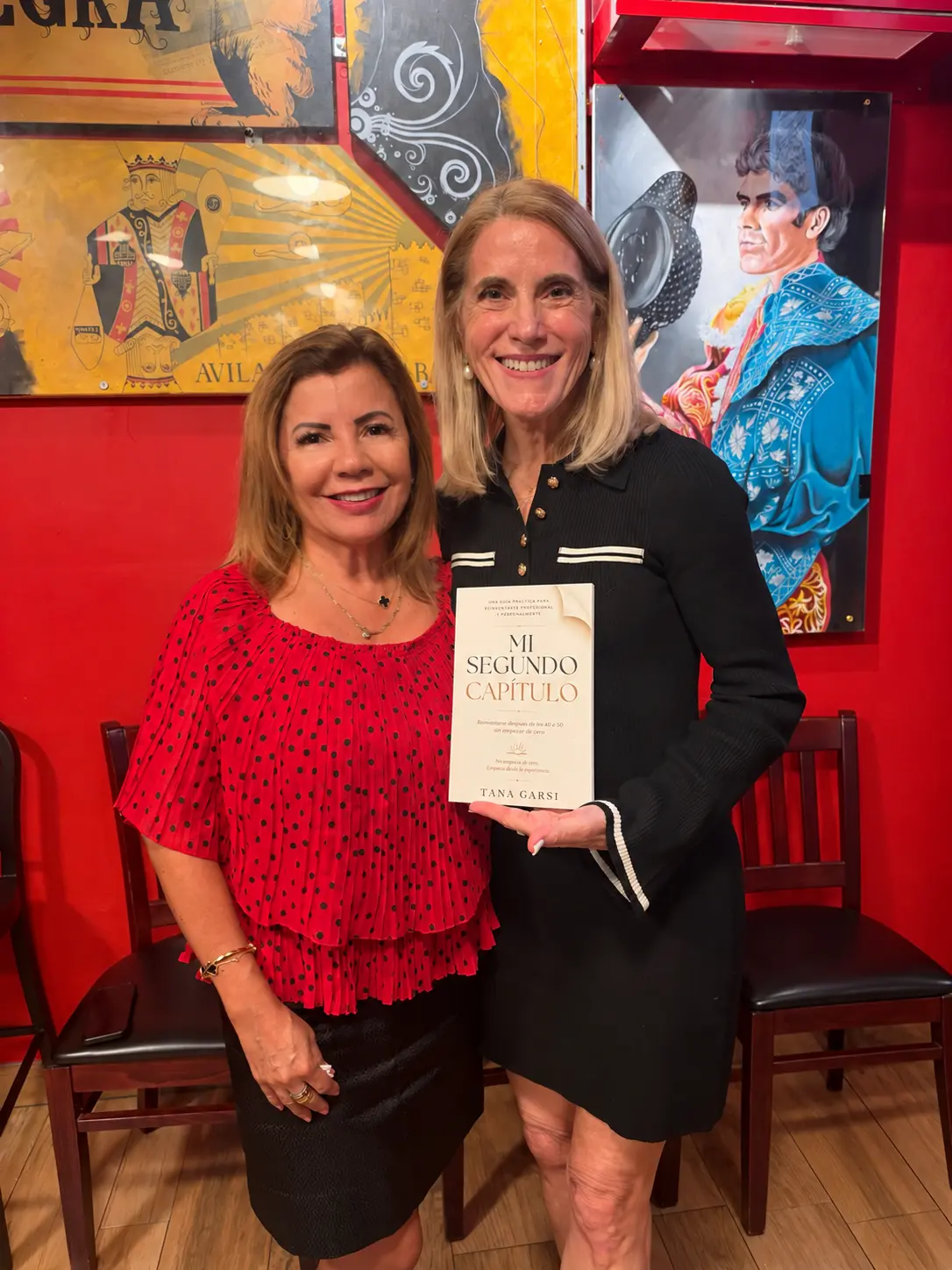 Roxana junto a la comisionada del Distrito 5 de Miami-Dade.